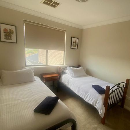Port Denison Beach Resort Zewnętrze zdjęcie