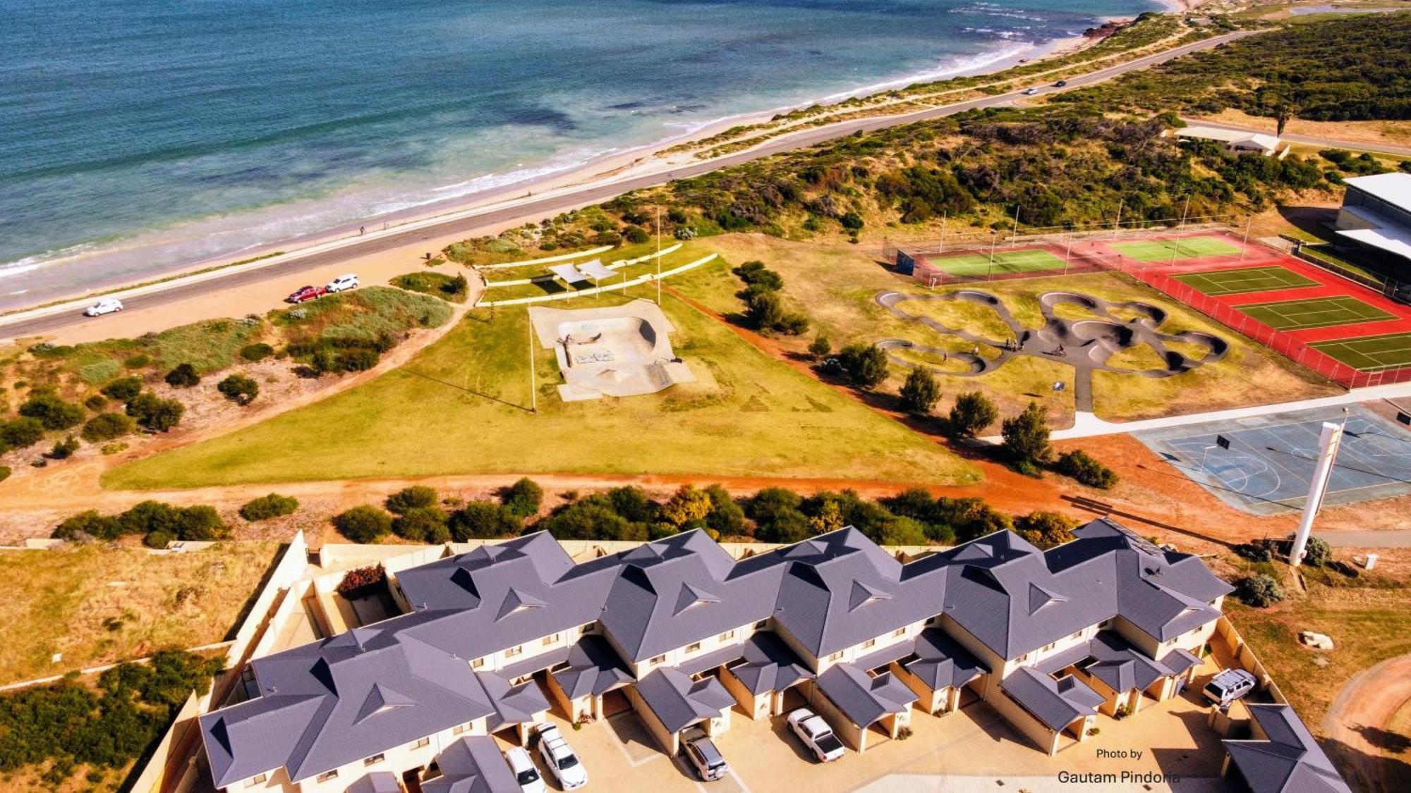 Port Denison Beach Resort Zewnętrze zdjęcie